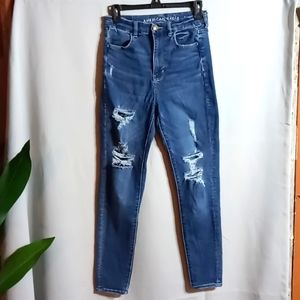 American Eagle super-high rise jegging. size 6. med wash.